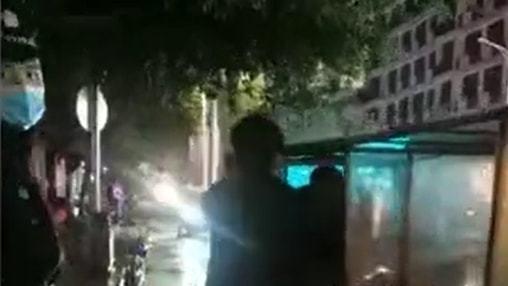 网红被爆料打人视频播放,网络暴力与道德沦丧的反思 第1张 网红被爆料打人视频播放,网络暴力与道德沦丧的反思 第1张